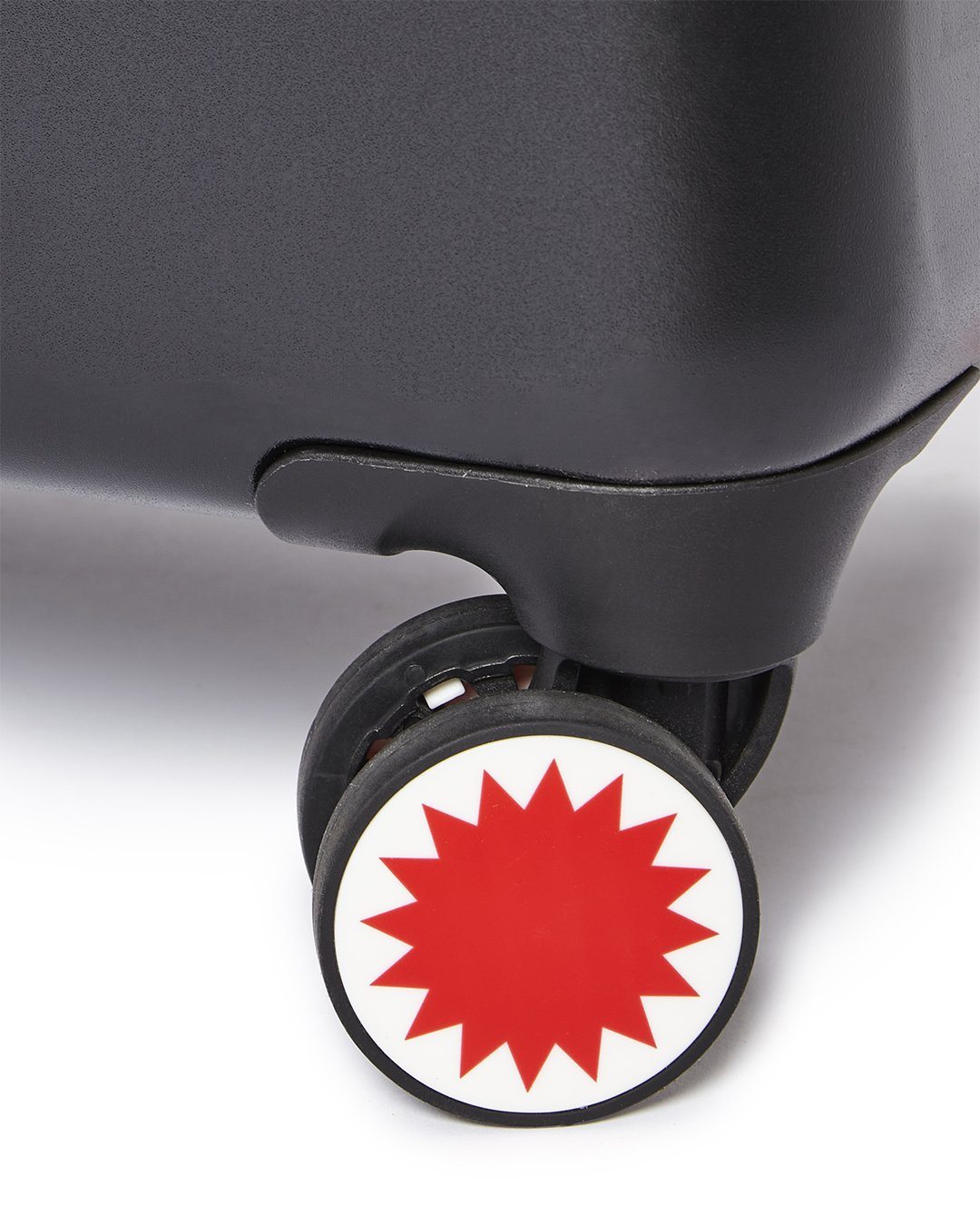 SHARKITECTURE MOLDED 29 FULL-SIZE LUGGAGE - Image 16