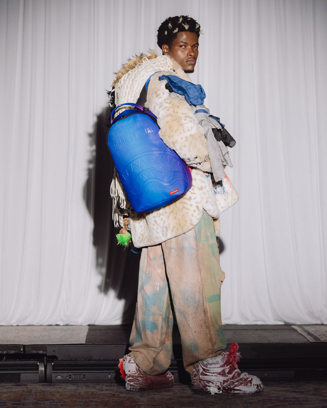 SHARK CENTRAL ALL STAR (BLUE IRIDESCENT) BACKPACK - Image 6