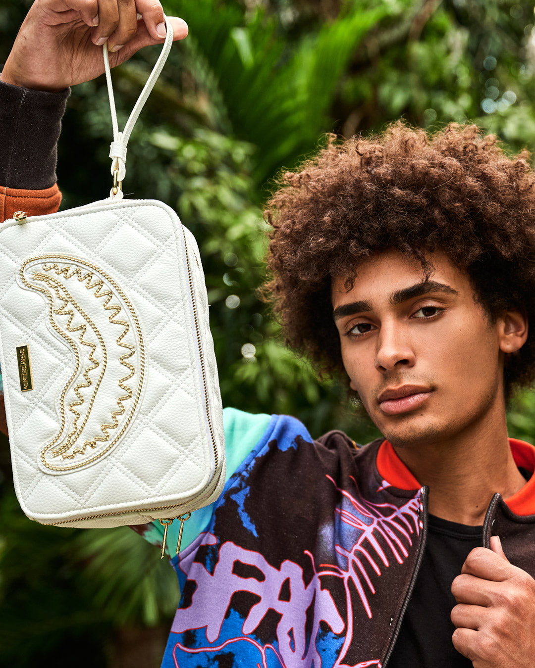 RIVIERA LE BLANC GOLD CHAIN SHARK TOILETRY BAG - Image 2