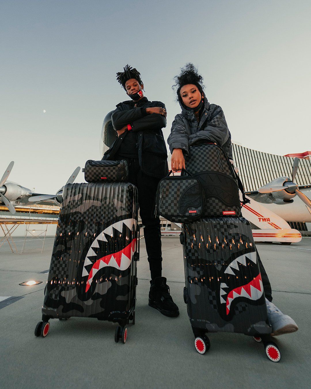 3AM SHARKNAUTICS 2 PC LUGGAGE SET - Image 14