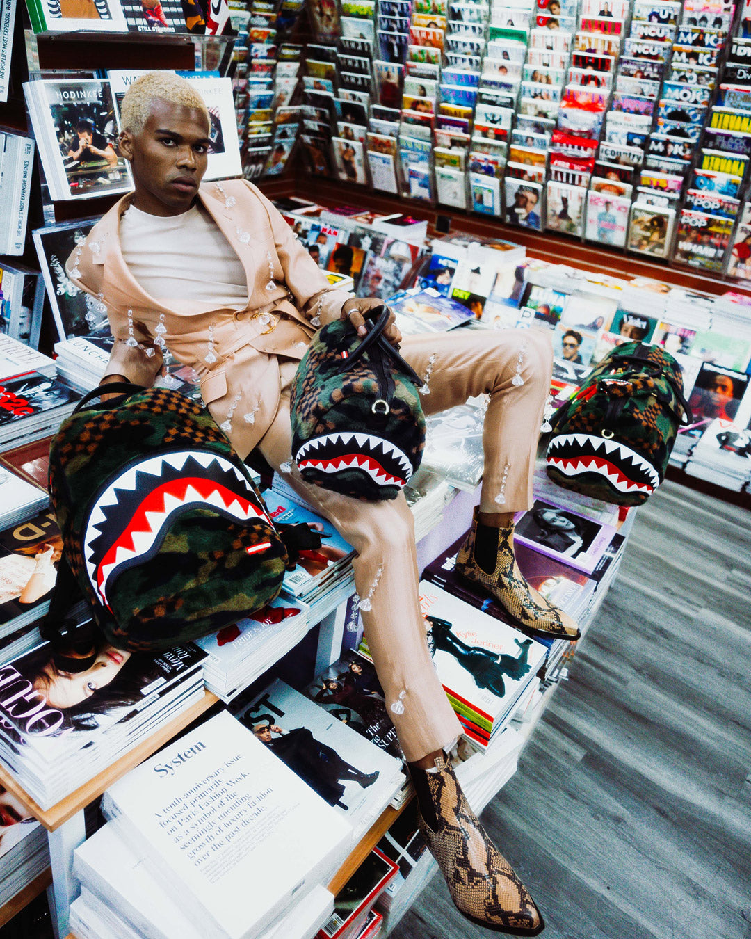 BIG SKY FUR SHARK DUFFLE - Image 10