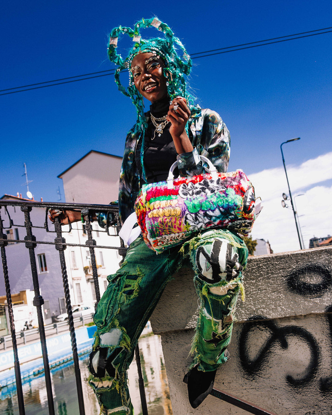 LE MONDE DES GRAFFITIS MINI DUFFLE - Image 2
