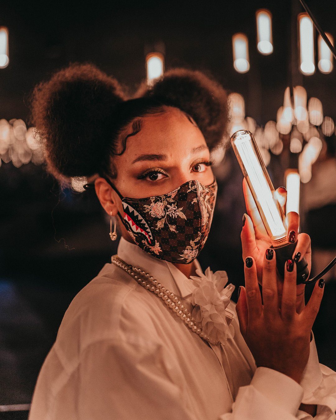 SHARKFLOWER VEGAN LEATHER FACE MASK - Image 2