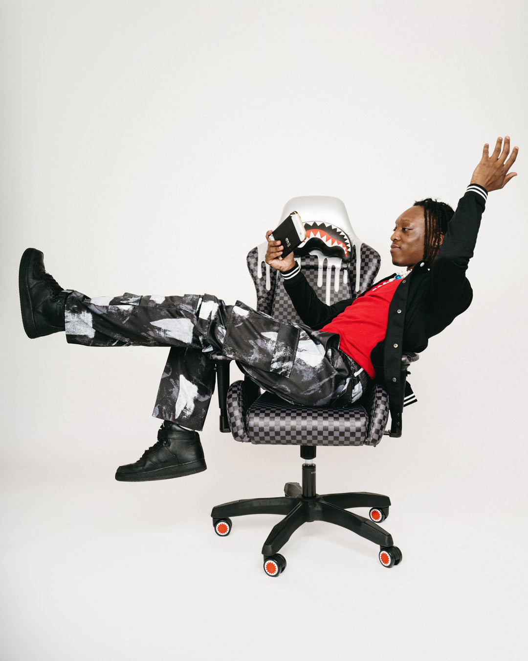 GHOST DRIP SHARK CHAIR - Image 6